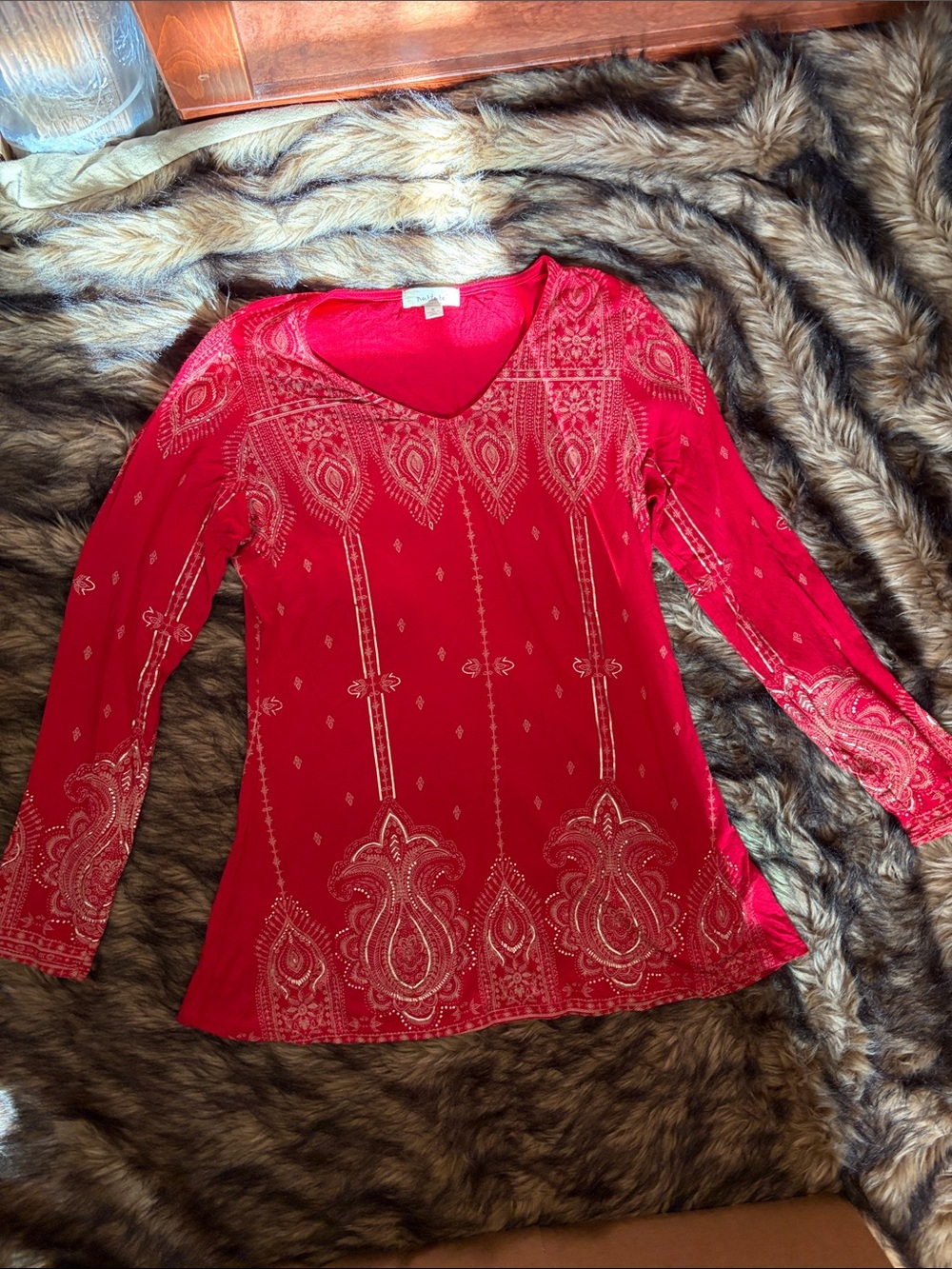Nurture BOHO Red Long-Sleeve V-Neck sparkling Paisley Print Top Size Small